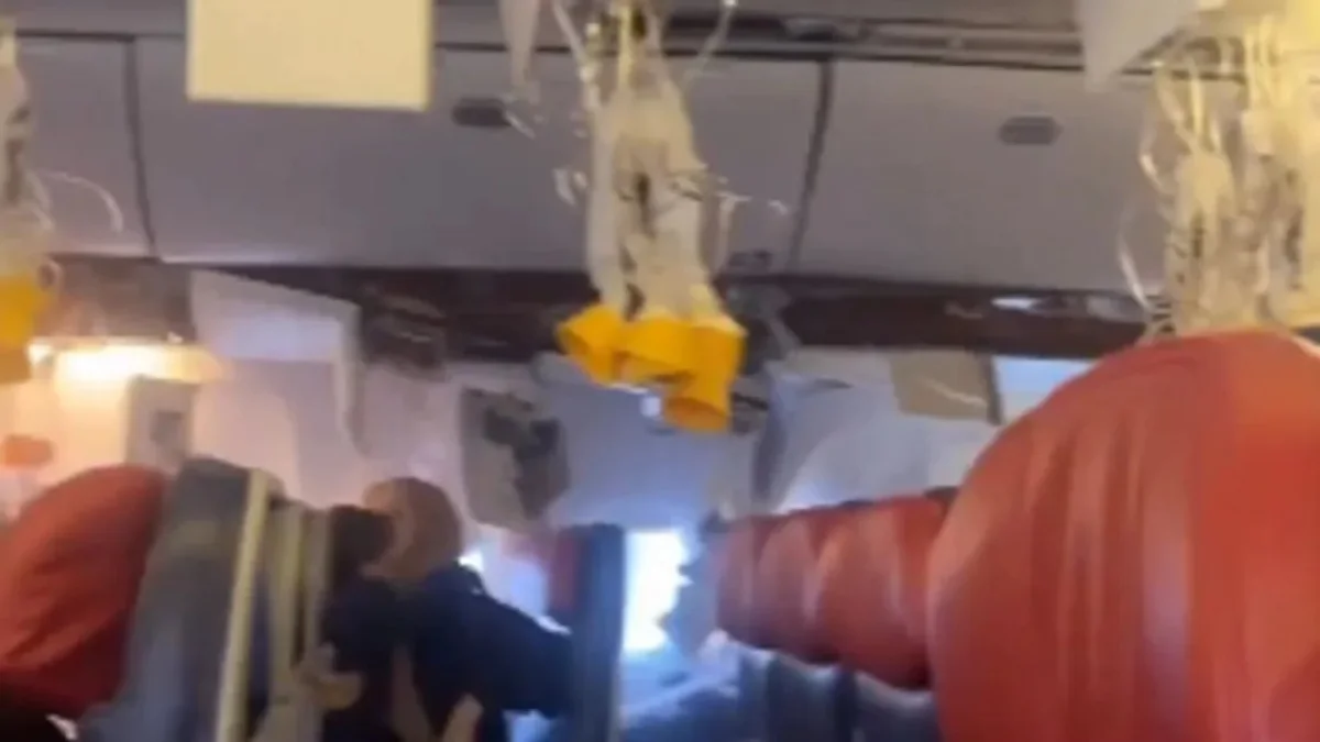 Анталия әуежайында Turkish Airlines ұшағы қонғаннан кейін радар мұнарасына соғылған