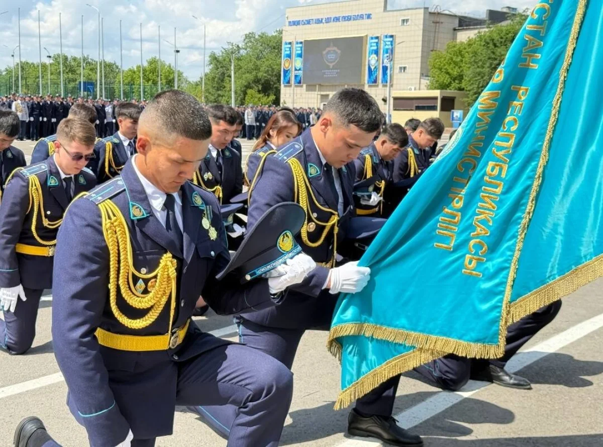 Қарағандыдағы ішкі істер министрлігінің академиясы қызмет бабында қаза тапқан түлектерді еске алды