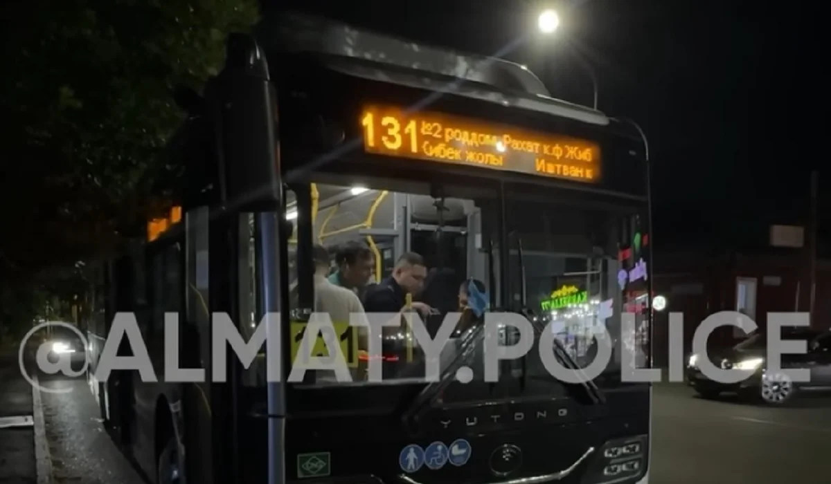 Рульде отырып, есінен танып қалған: Алматыда автобус жүргізушісі көз жұмды