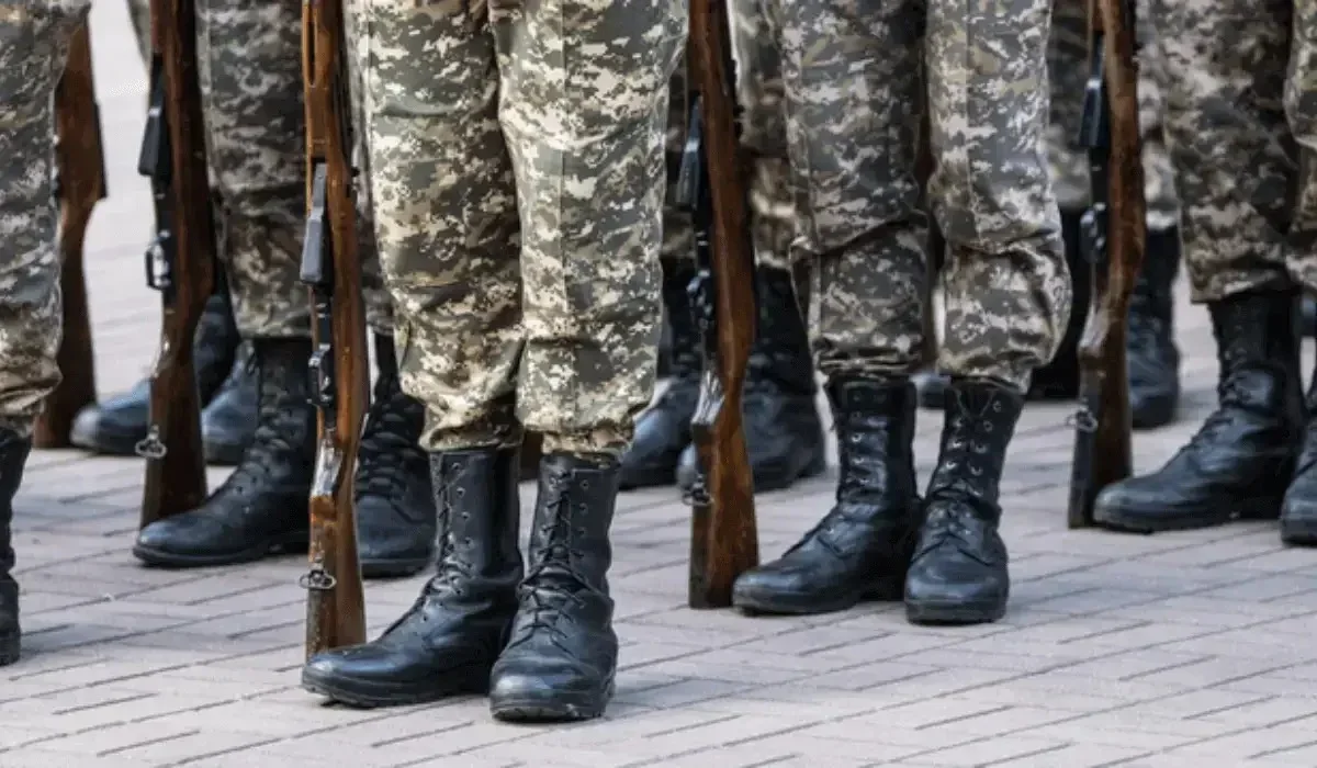 Ақтөбеде жас жігіт әскерге бармас үшін 250 мың теңге берген
