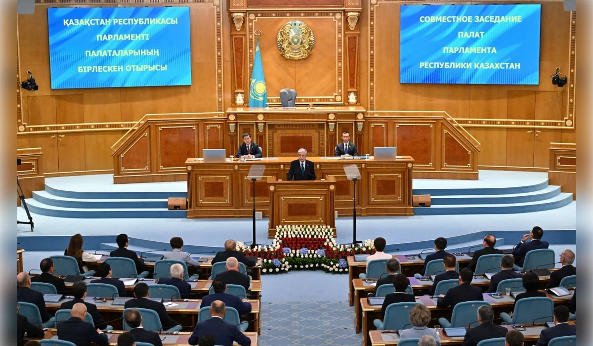 Әлеуметтік мемлекет боламыз деп қаражатты талан-таражға салуға болмайды – президент