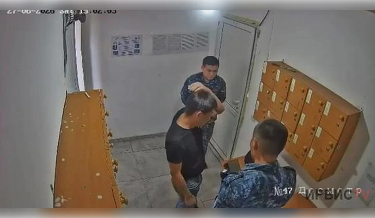 Екібастұзда сотталған адам түрмеге екі ұялы телефон алып өтпек болған