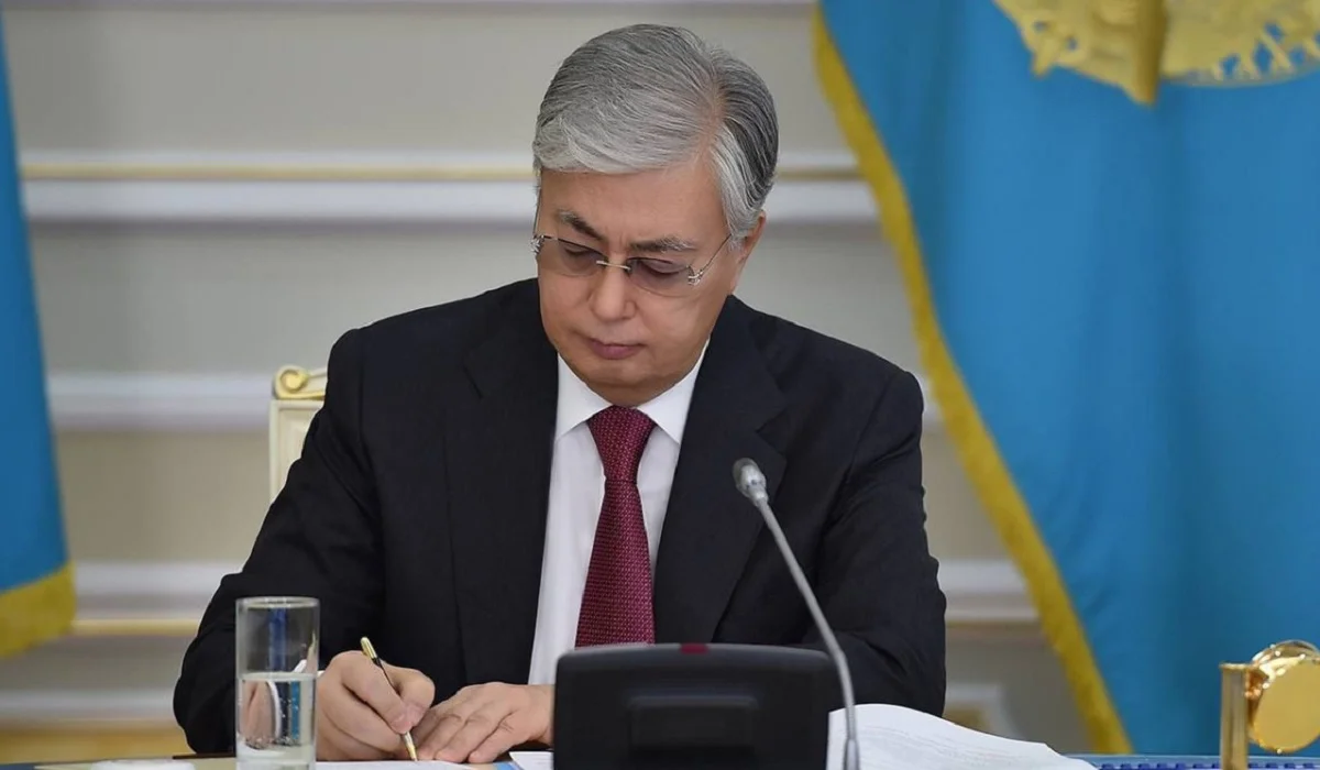 Қазақстандықтардың 17 млрд теңгеден астам айыппұлы кешіріледі – Тоқаев заңға қол қойды