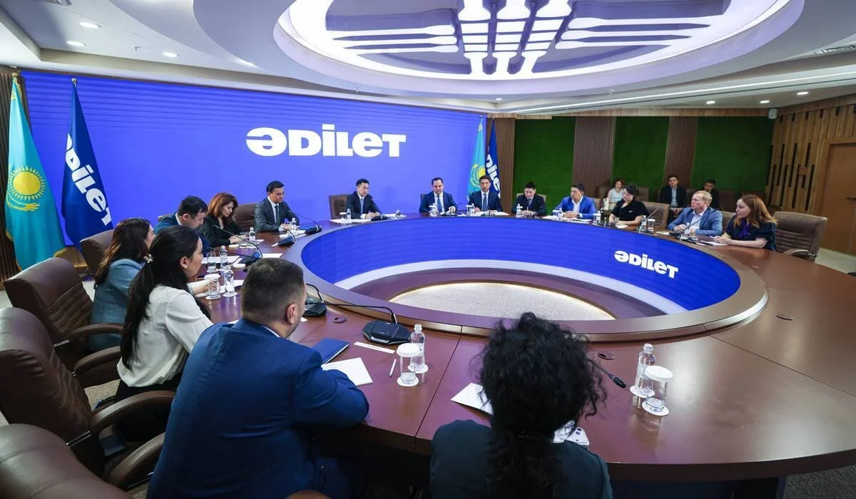 «Әділет» партиясында Қазақстан Республикасы жаңа Конституциясының күшіне енуі талқыланды