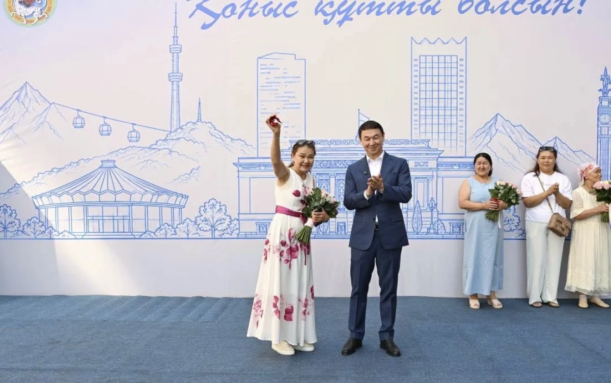 Алматыда 885 отбасыға жаңа пәтер кілті табысталды