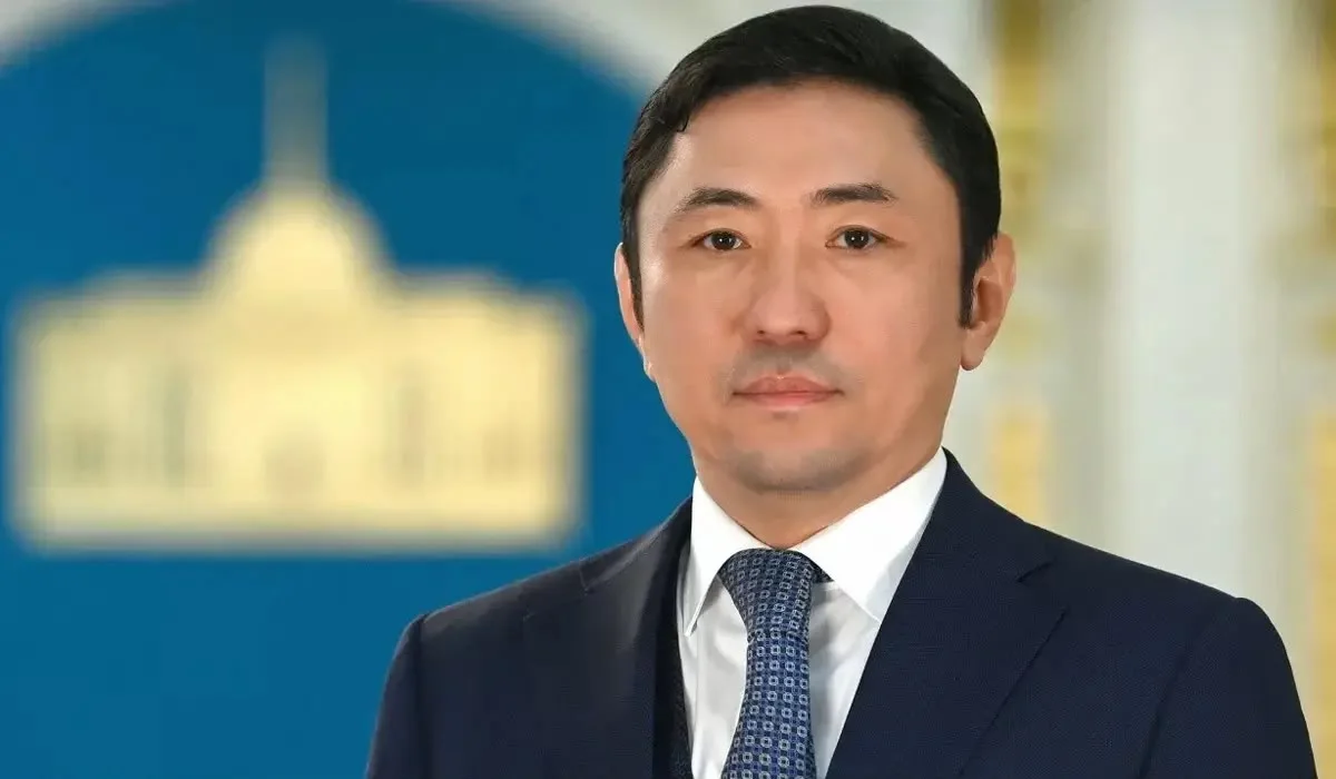 Атырау облысының жаңа әкімі Болат Ақшолақов кім және оның қызмет жолы қандай