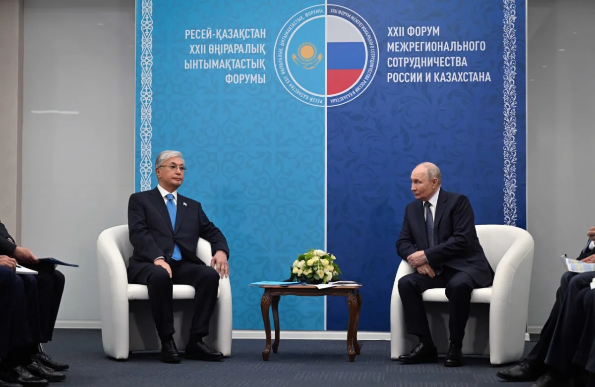 Тоқаев Ресей мен Украина қақтығысын тоқтатудың жолын атады