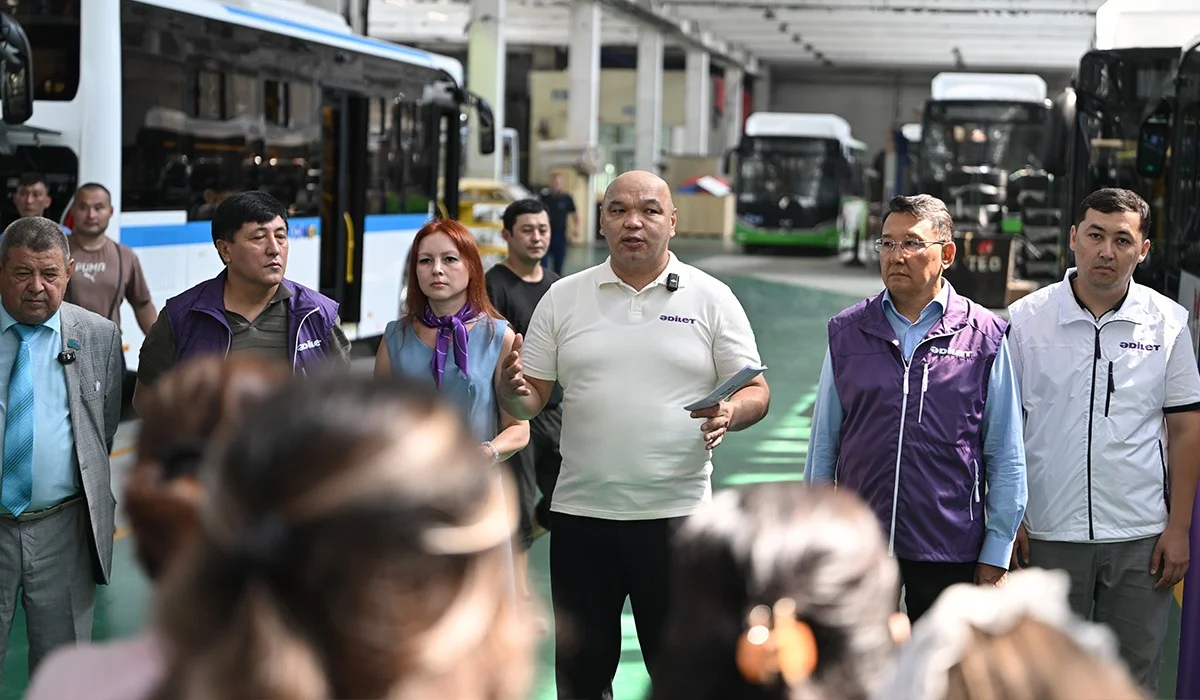 «Әділет» партиясының өкілдері «DAEWOO BUS KAZAKHSTAN» еңбек ұжымымен кездесті