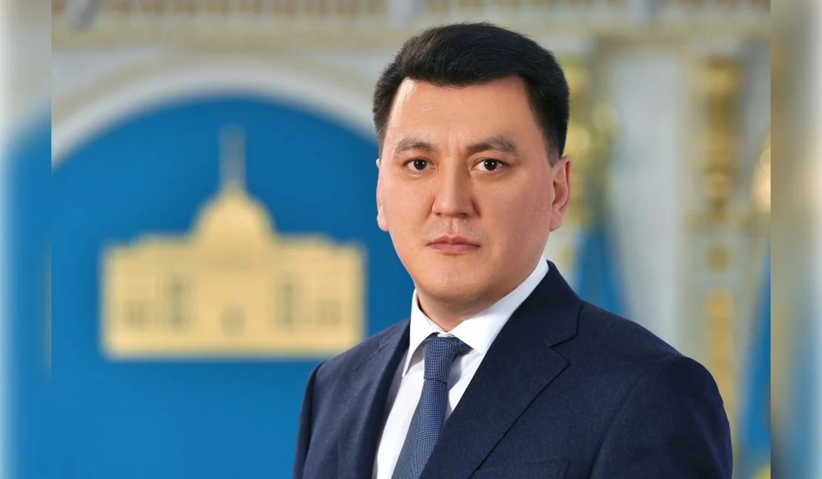 «Ұлттық танымға сәйкес келмейді»: Ерлан Қарин тойда ерсі уағыз айтқандарды сынады