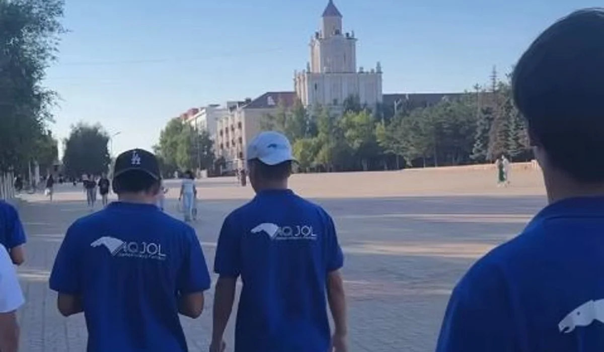 «Ақ жол» партиясы Қостанайда сауда үйінде үгіт-насихат жүргізді