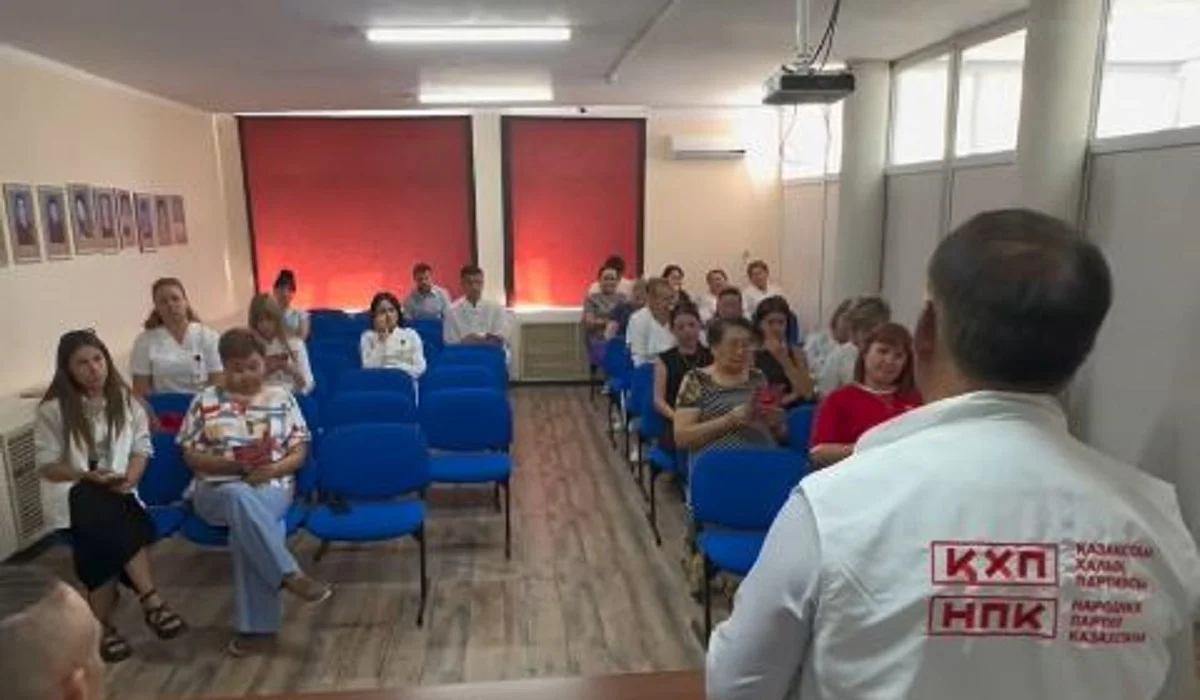 Қазақстан Халық партиясы Саран қаласында Орталық аурухананың ұжымымен кездесті