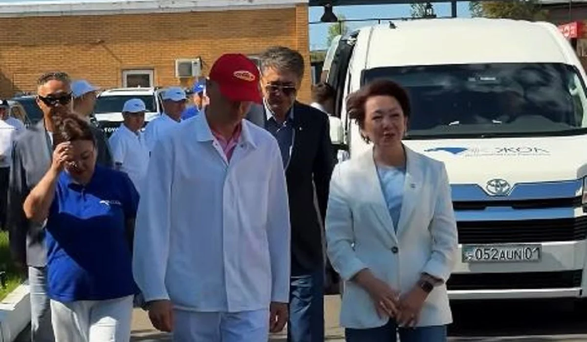 «Ақ жол» партиясының төрағасы Павлодар облысында жұмысшылармен кездесті
