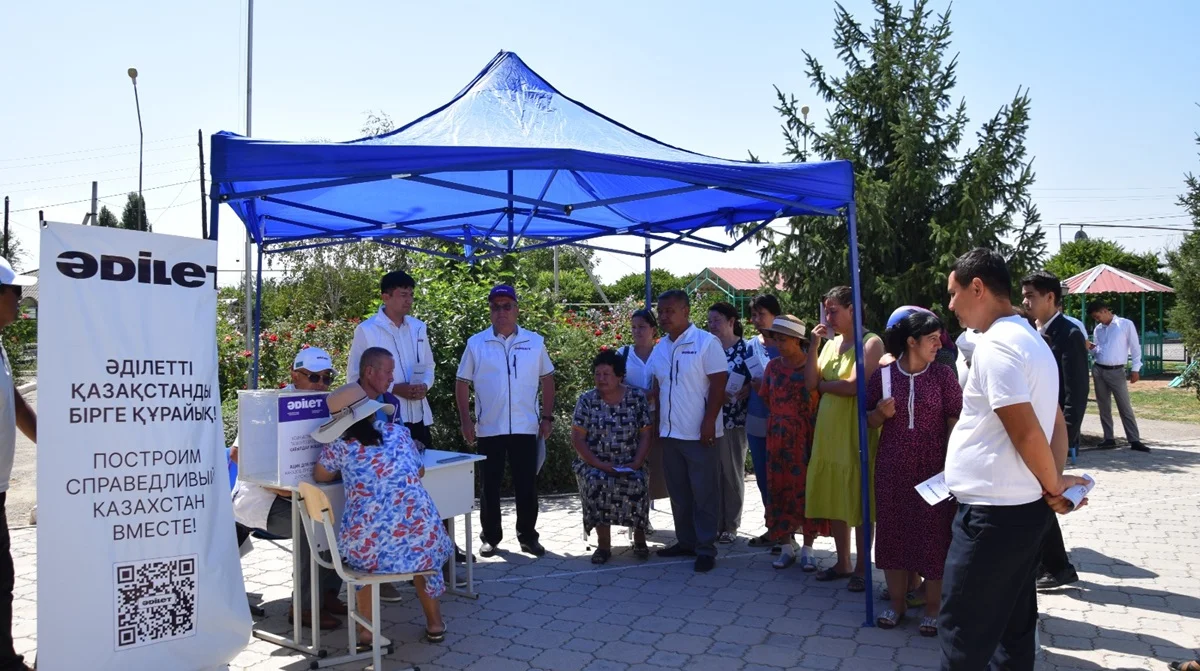 «Әділет» партиясы өңірлерде білім, өндіріс, тұрғын үй және ауыл инфрақұрылымы мәселелерін талқылады
