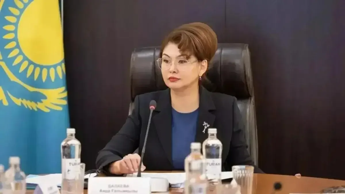 «Заң алдында бәрі тең»: мәдениет және ақпарат министрі БАҚ өкілдері мен блогерлерге үндеу жасады