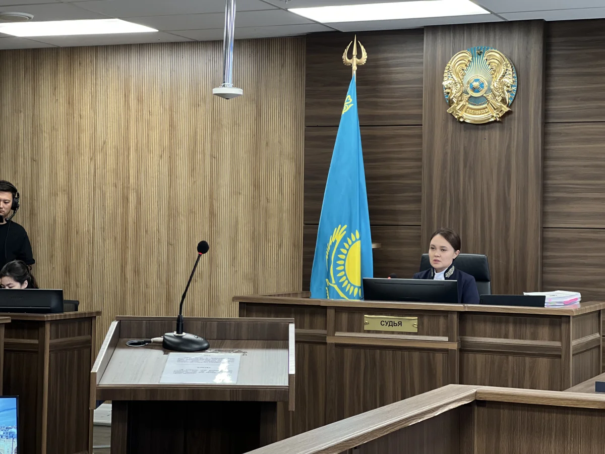 «Құрметсіздік танытты»: Ұлдана Мырзуан ісінде сотталушының адвокаты сотқа келмей қалды