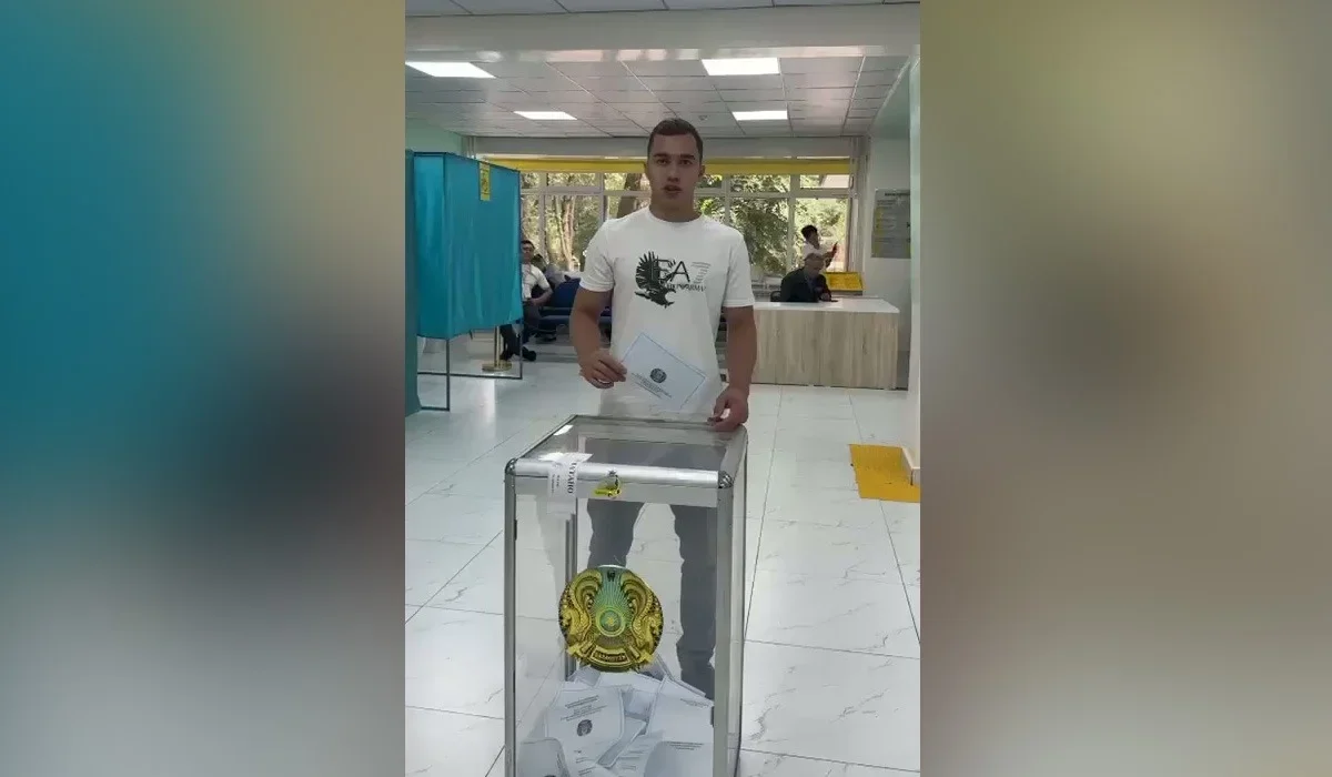 Гимнаст Милад Карими Құрылтай сайлауында дауыс берді
