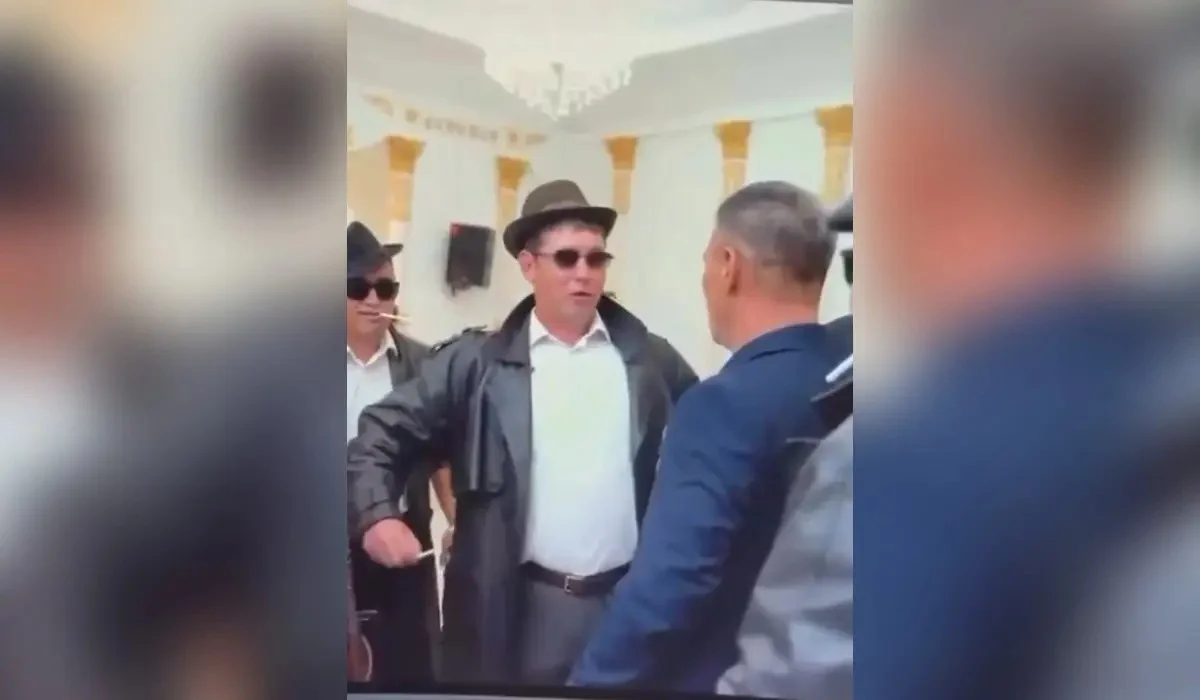 Тісін сындырып, қабырғасын сындырған: БҚО-дағы тойда «тентек кәде» дәстүрі төбелеспен аяқталды