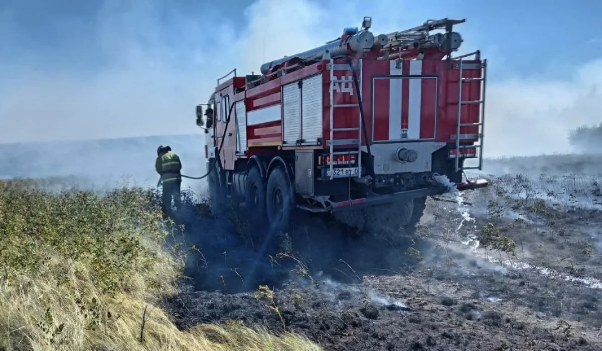 Ақмола облысында 10 гектар алқаптағы құрғақ шөп өрті сөндірілді