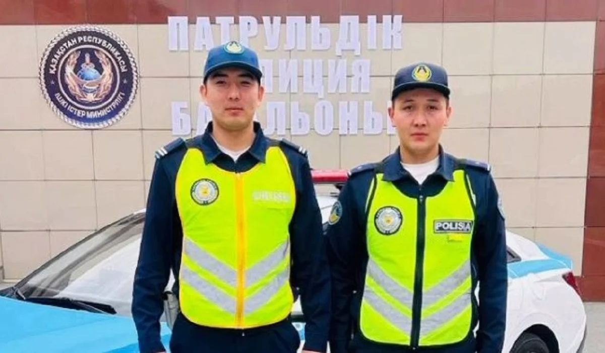 Павлодарда ес-түссіз жатқан ер адамды полицейлер шұғыл түрде жансақтау бөліміне жеткізді