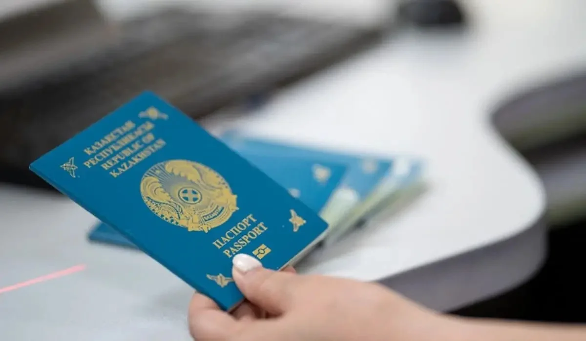 Төлқұжаты өзінде, бірақ шекара жүйесінде «жоғалған» деп тұр: Алматыдан ұшқалы тұрған әйел ыңғайсыз жағдайға тап болды