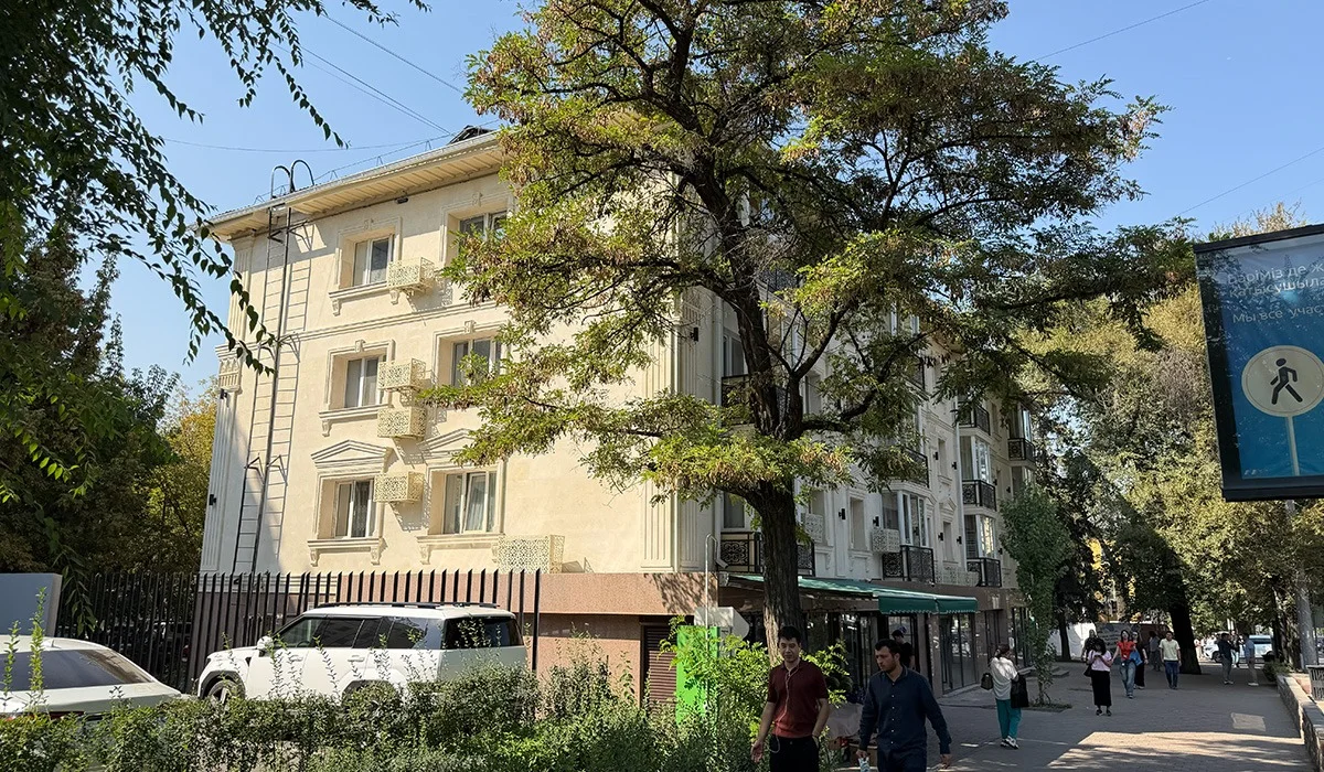 Алматыда көппәтерлі 60 үйдің қасбеті жаңарып, тарихи маңызы бар ғимараттар жөнделіп жатыр