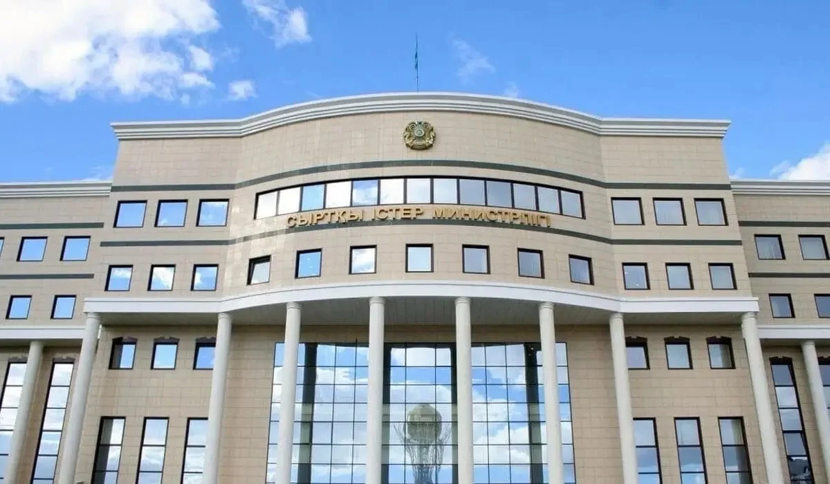 «Жалған ақпарат»: СІМ қақтығыс аумағындағы Қазақстанның 14 азаматы елшілікке жетті дегенді жоққа шығарды
