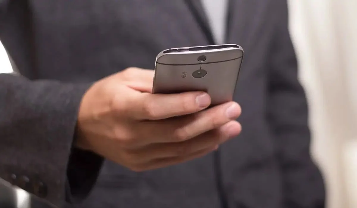 Астанада Telegram арқылы әдемі қызбен «танысқан» бес жігіт иен далада масқара күйге түскен