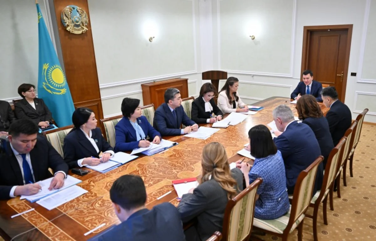 Президент бастамасымен 3 жылда балалардың құқығы мен мүддесін қорғауға арналған 11 заң қабылданды – Ерлан Қарин