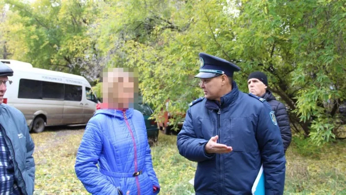 Қоқыс үйіндісіне айналған: Петропавлдағы иесіз қалған гараж полицияның назарына ілікті