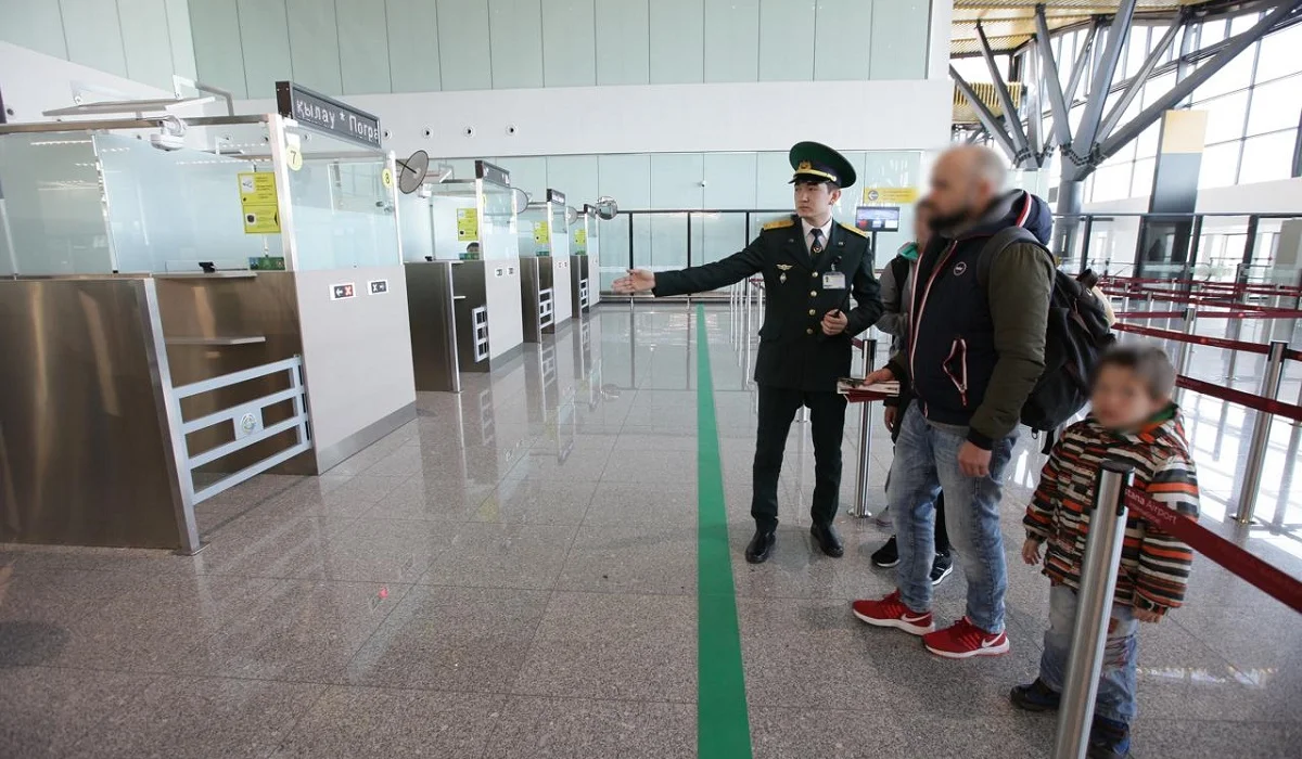 Қазақстанға жүздеген шетел азаматы жалған құжаттармен өтіп кетпек болған (ВИДЕО)