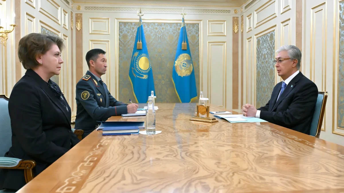 «Қазақстанның Қарулы Күштері сақадай сай болу керек»: Тоқаев Қорғаныс министрінің жаңа орынбасарларын қабылдады