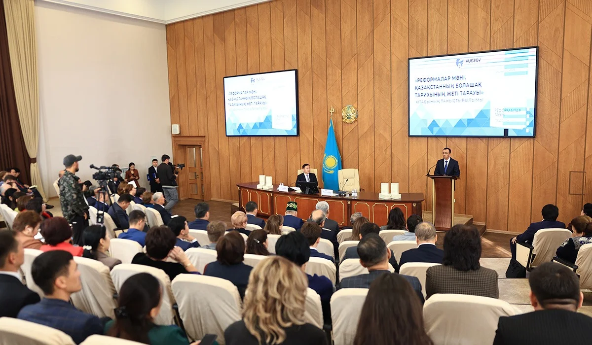 Мәулен Әшімбаев Шымкентте зиялы қауым өкілдерімен кездесті