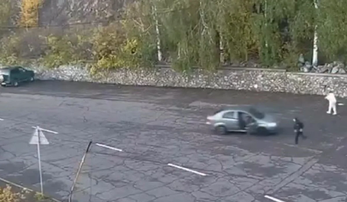 ШҚО-да мас әйел таксиді айдап кетіп, 2,5 млн теңге шығын келтірді (ВИДЕО)