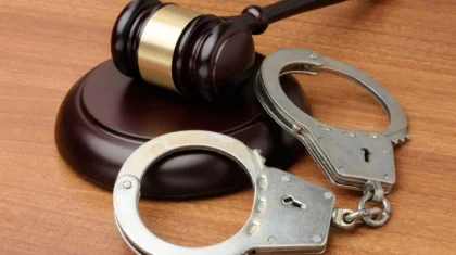 Алматыда аудандық соттың судьясы пара алғаны үшін сотталды
