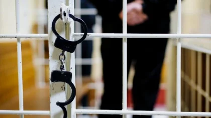 Талдықорғанда екі жігіт такси жүргізушісін пышақтап кеткен