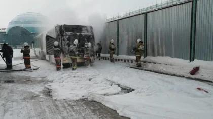 Әуежай маңында жолаушылар автобусы өртенді