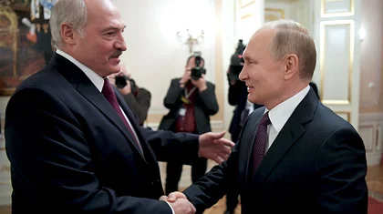 Путин Лукашенконы держава құруға көндірмек болған – Bloomberg