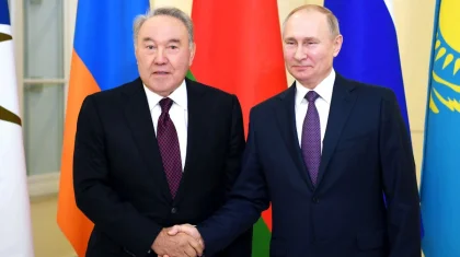 Назарбаев пен Путин телефон арқылы сөйлесті