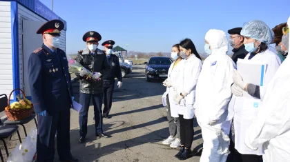 Блок-бекеттердегі қызметкерлер алғысқа бөленді