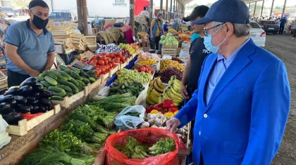 Бердібек Сапарбаев жексенбі күні базар аралады