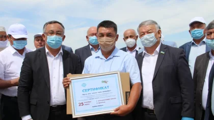 Қазақ-өзбек кәсіподақтар қауымдастығы мақтааралдық мұғалімдерге  66 миллион теңге үлестірді