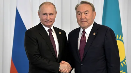 «Қиын сәтте қолдау білдіргім келеді»: Путин Нұрсұлтан Назарбаевқа жеделхат жолдады