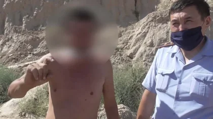 Шымкентте ер адам зейнеткерді өлімші етіп ұрып, жол бойына тастап кеткен