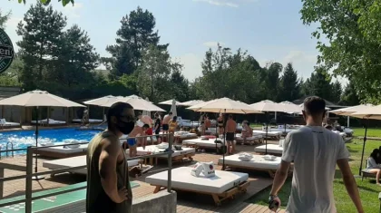 Алматыда аквапаркте карантинге қарамастан 60 адамның демалып жатқаны анықталды