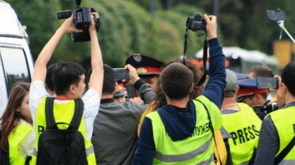 Қазақстанда митингтен ақпарат тарататын журналистер баспасөз орталығымен қамтылады