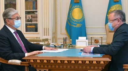 Ақтөбе облысының әкімі Тоқаевты аймақты дамыту жоспарымен таныстырды