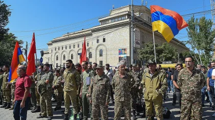 Армения ер адамдардың елден кетуіне тыйым салды