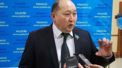 Шекара маңындағы жергілікті халық тек Қытай радиосын тыңдауға мәжбүр – Берік Дүйсенбинов