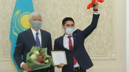Алматы облысында жыл мұғаліміне автокөлік кілті табысталды