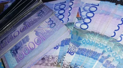 Атырауда дәрігерлерге төленуі керек 70 млн теңге қолды болған